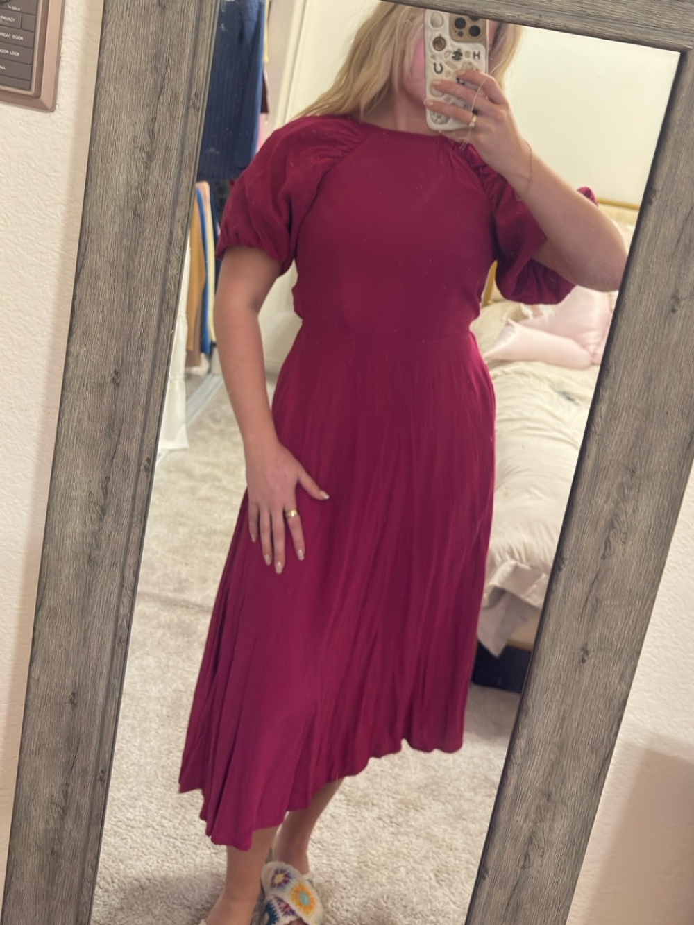 Flattering Raspberry Midi Dress with Puff Sleeves